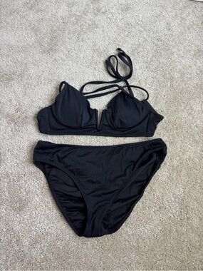 Shade & Shore Black Ribbed V-Wire Bikini Set